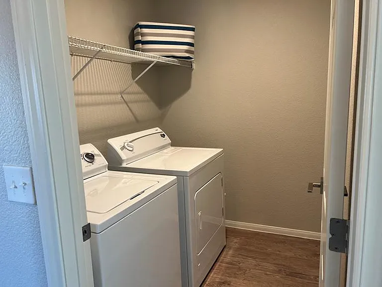 Suncrest Townhomes — Photo 17