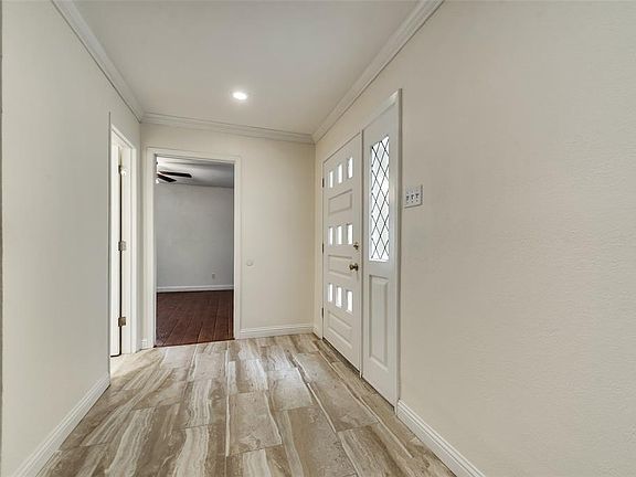 3rd image of 9202 Emberglow Ln