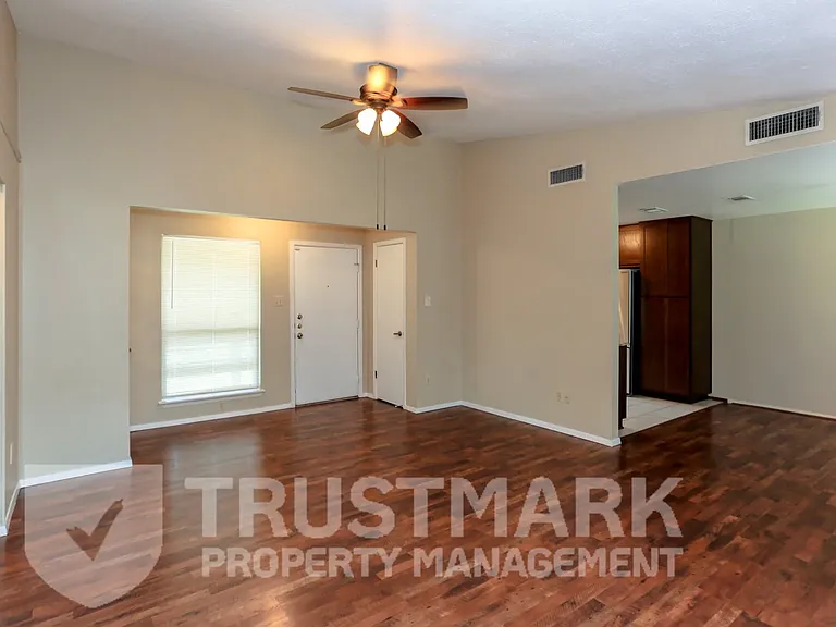 1230 Preswick Cir — Photo 3