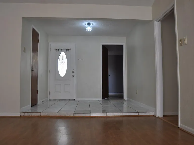 16454 Hickory Knoll Dr — Photo 3