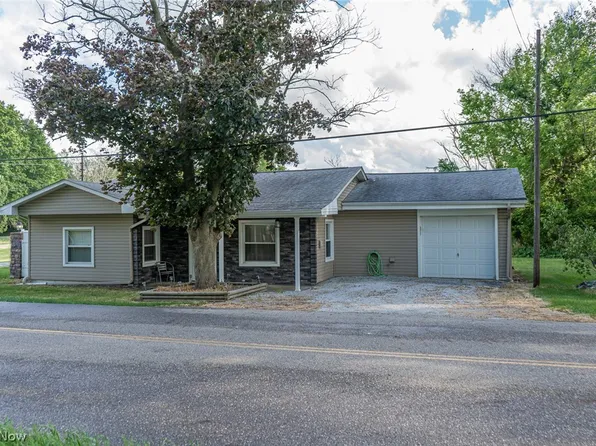 13187 Lake Ave NE, Hartville, OH 44632