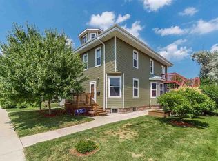 115 5th St, Baraboo, WI 53913