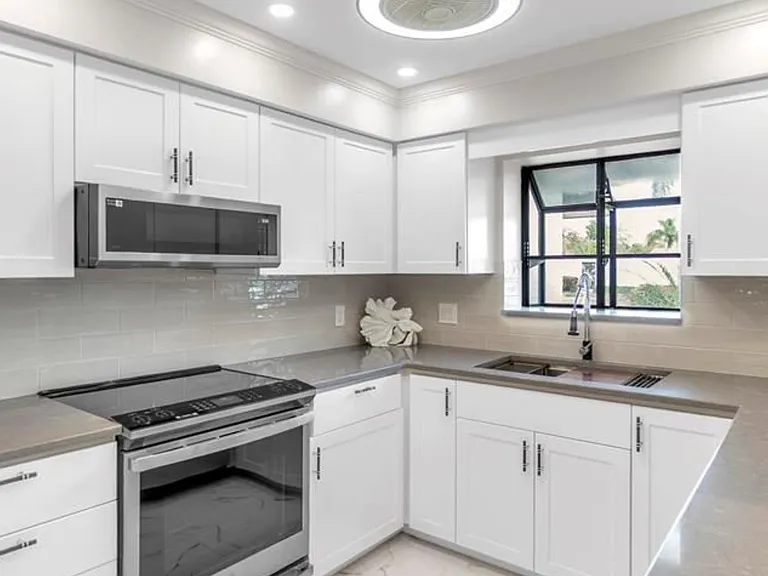 6135 Heritage Ln #6135 — Photo 3