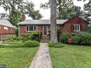 2427 N Sycamore St, Arlington, VA 22207