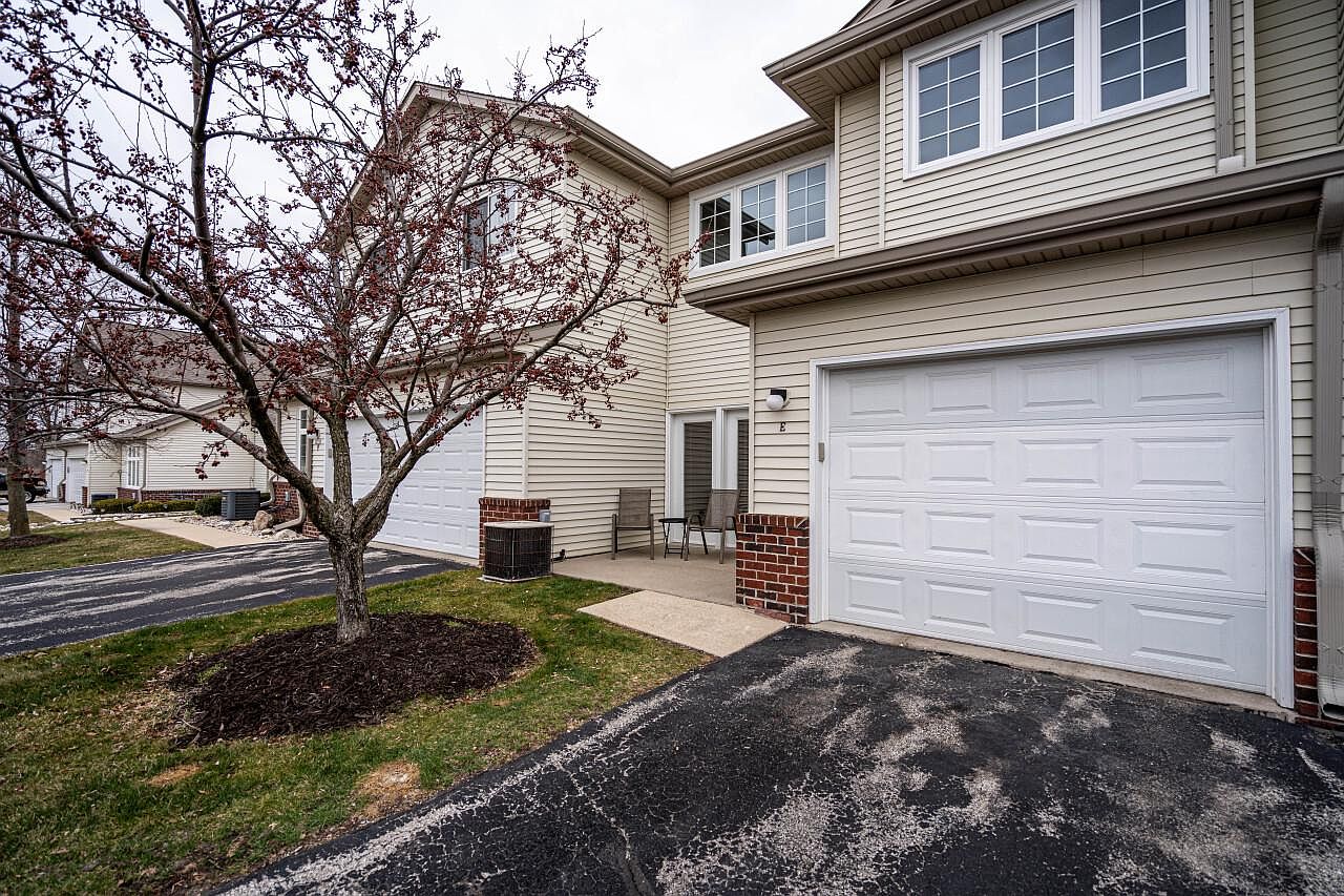 2414 Fox River PARKWAY UNIT E, Waukesha, WI 53189 Zillow