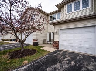 2414 Fox River Pkwy UNIT E, Waukesha, WI 53189