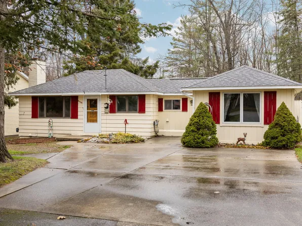 6236 Bear Lake Dr, Johannesburg, MI 49751
