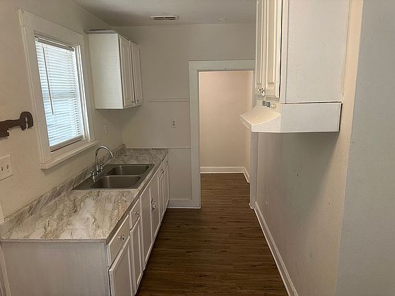 2nd image of 523 28th Ave S