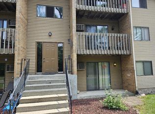 615 Virginia Rd APT 103, Crystal Lake, IL 60014