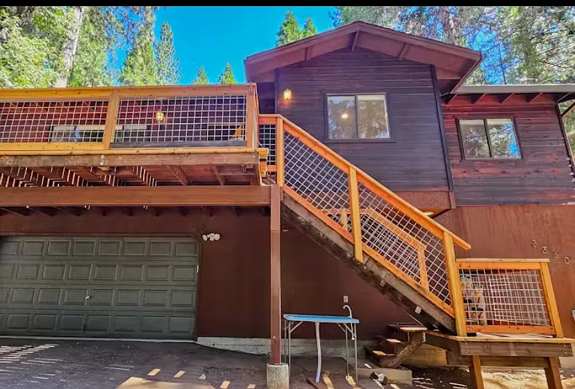 3 bed, 1200 sqft, $2,700 — Photo 2