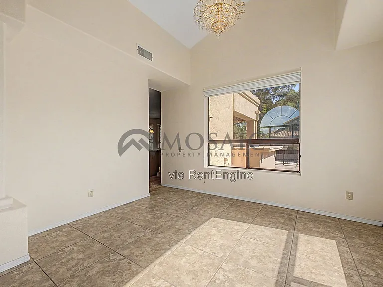 1819 E Cascade Dr — Photo 11
