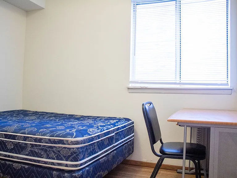 905 W Oregon St — Photo 43