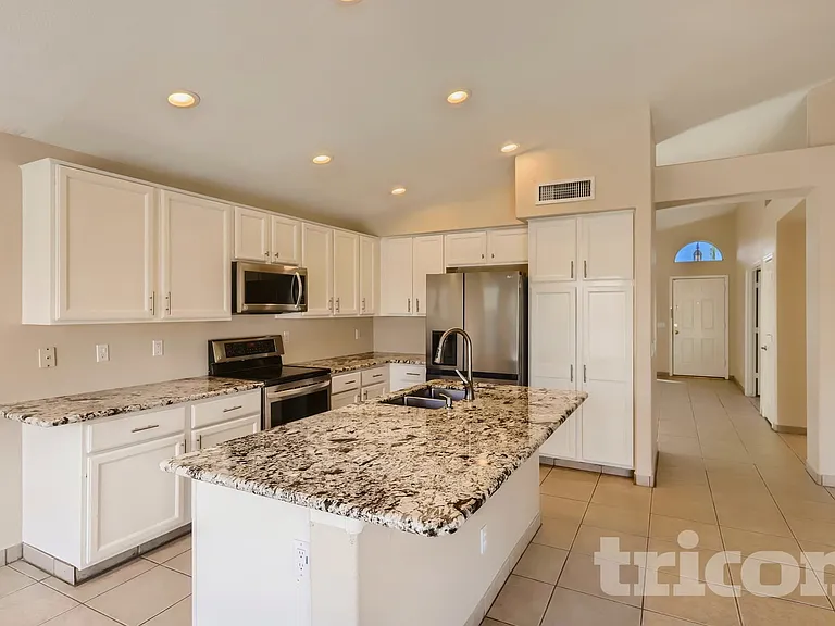 15028 W Elko Dr — Photo 12