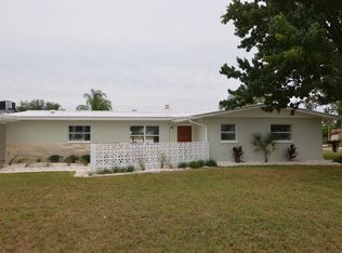 713 Jamaica Cir W, Apollo Beach, FL 33572