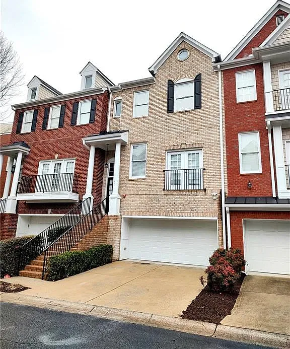 4 bed, 3.5 bath, 2990 sqft, $3,500 — Photo 2