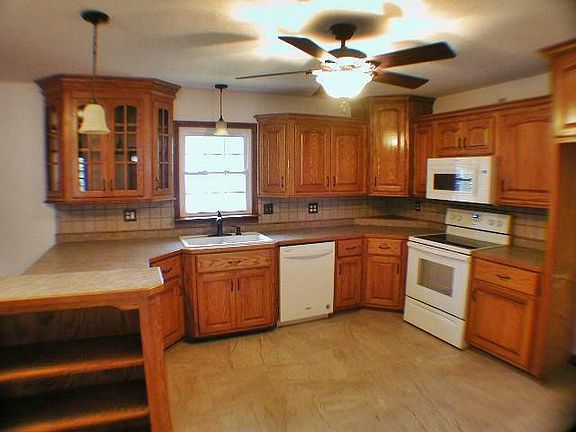 2nd image of 202 Lynne Dr