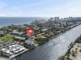 105 S Riverside Dr, Pompano Beach, FL