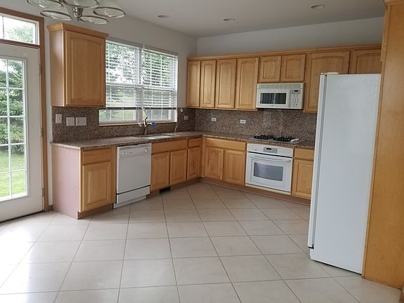4th image of 354 Woodhill Dr