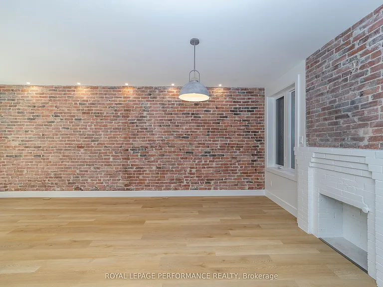 19 Monk St #1 — Photo 8