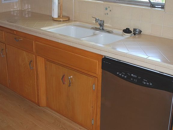 3rd image of 5840 Holstein Way