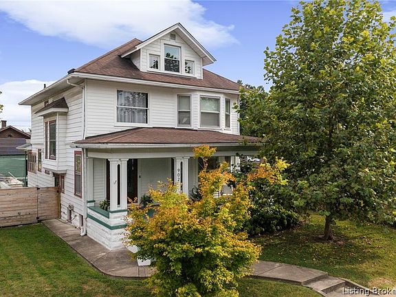2nd image of 902 E Maple Street