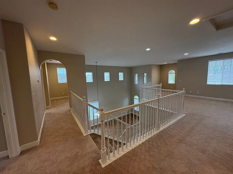 3116 W Buena Vista Ave — Photo 38