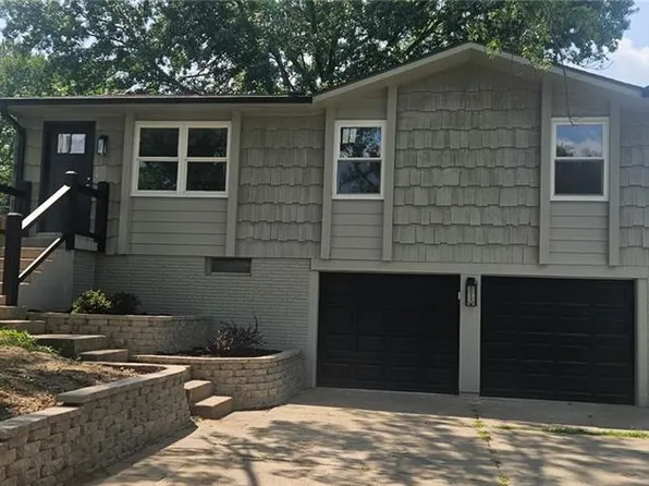 658 N Mohican Dr, Independence, MO 64056