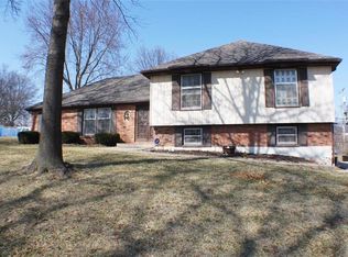 8236 Freeman Ave, Kansas City, KS 66112