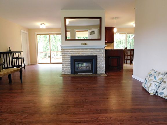 4th image of 425 3rd Ave S