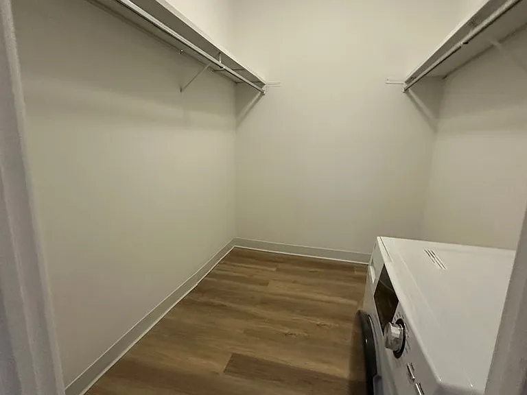 University Park Apartments near Cornell University — Photo 239
