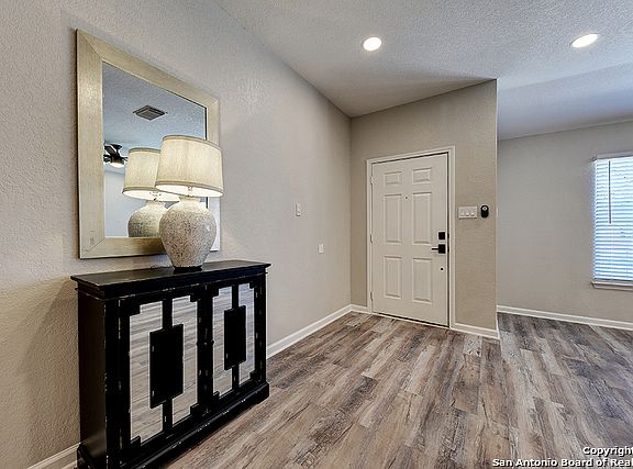 4th image of 22114 McNabb Cir
