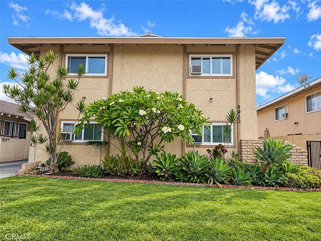 2 bed, 1000 sqft, $2,250 — Photo 1