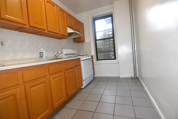 Rented by The Agency | media 20