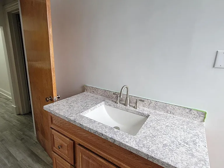 1801 S Main St #4 — Photo 8