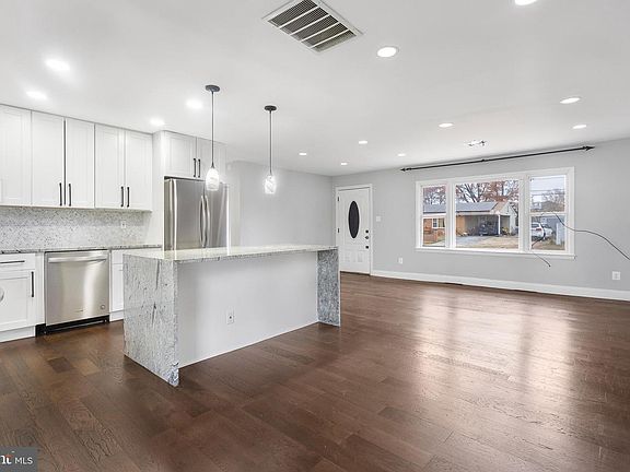 3rd image of 4611 Pendall Dr