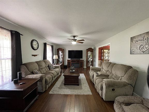 2nd image of 2168 Greenhill St