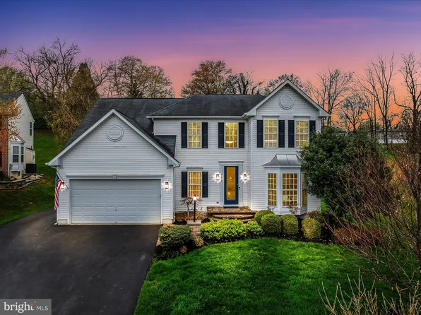 382 Pommel Ln, Charles Town, WV 25414