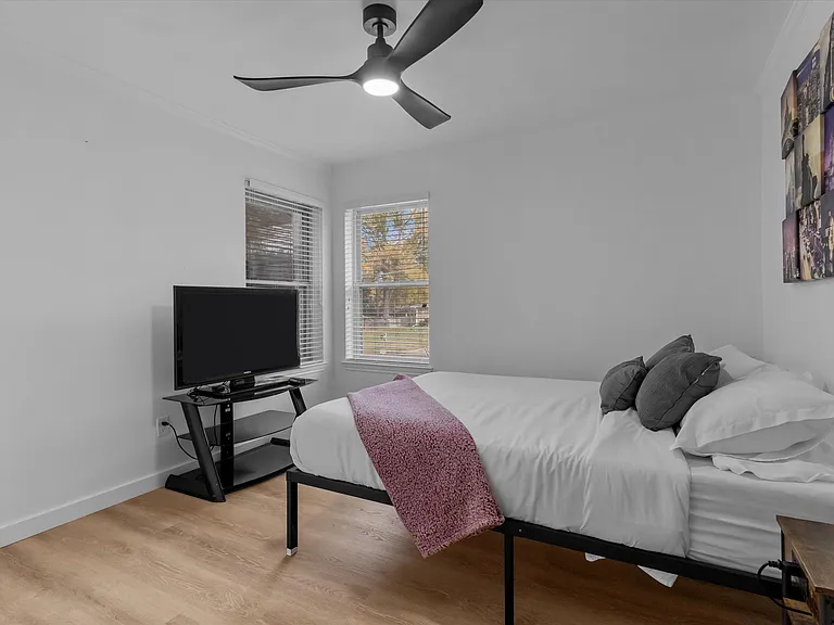 10801 Harvestwood Dr — Photo 19