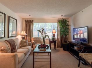 1018 Hilltop Dr #1018, Walpole, MA 02081