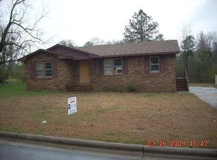 221 Pearson St, Clinton, NC 28328