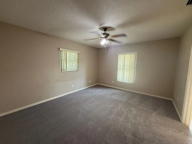 118 Edison St — Photo 14