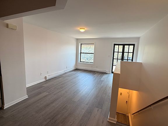 5th image of 73 Stewart St Unit 2
