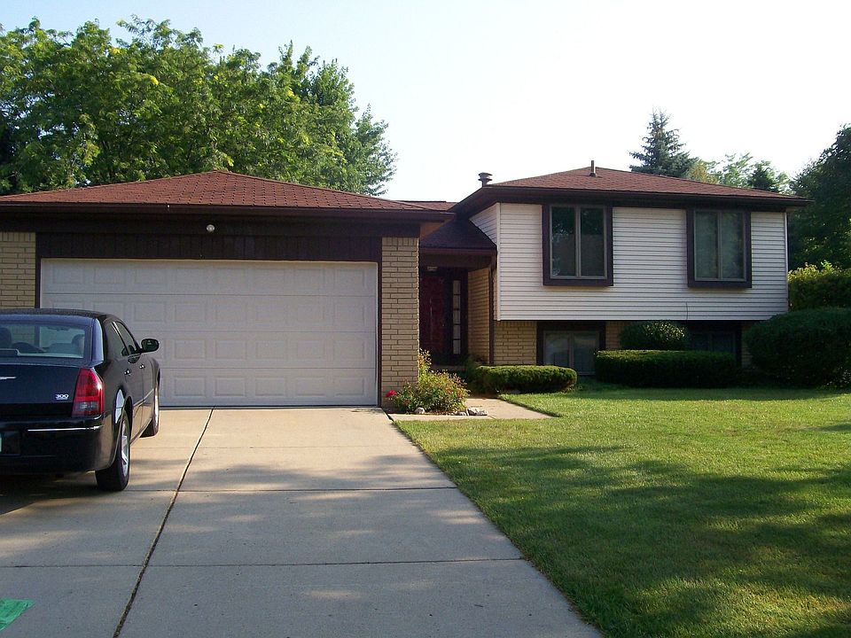 1st image of 354 Lexington Dr