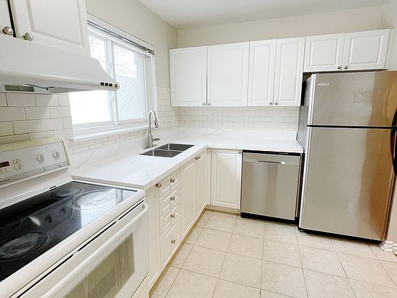 2nd image of 53 Godstone Rd Unit 119
