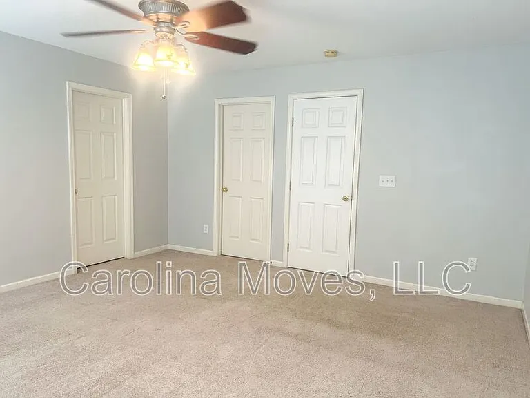 223 Spring Crossing Cir — Photo 12