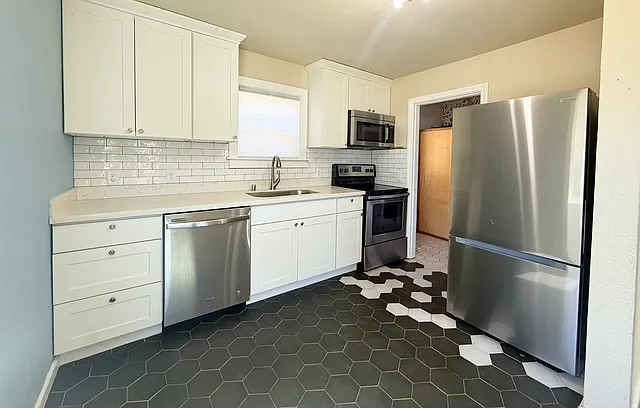 821 S Summit Ave — Photo 8