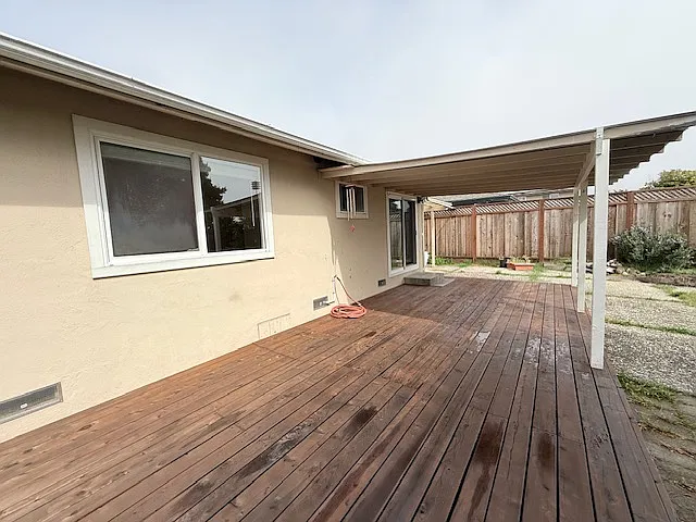 226 Getchell St — Photo 17