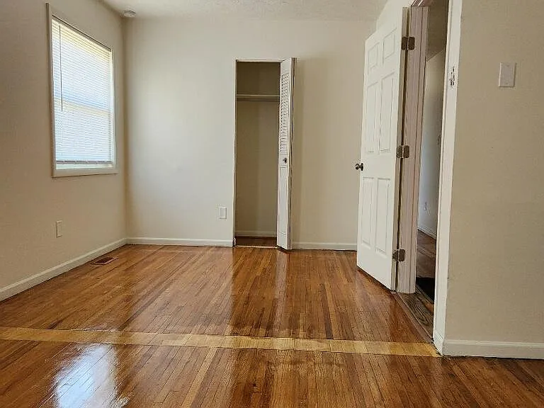 1029 Saint Martins Ave — Photo 10