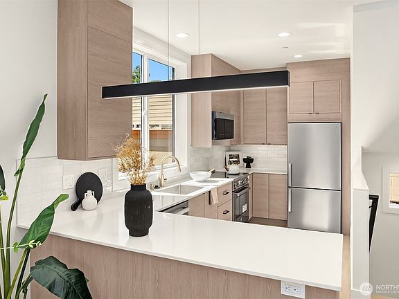 3rd image of 4419 2nd Avenue NE #A