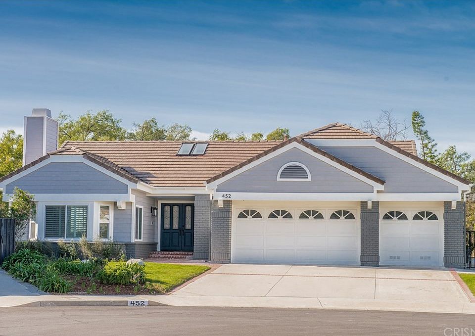 1st image of 452 Twin Oaks Ct
